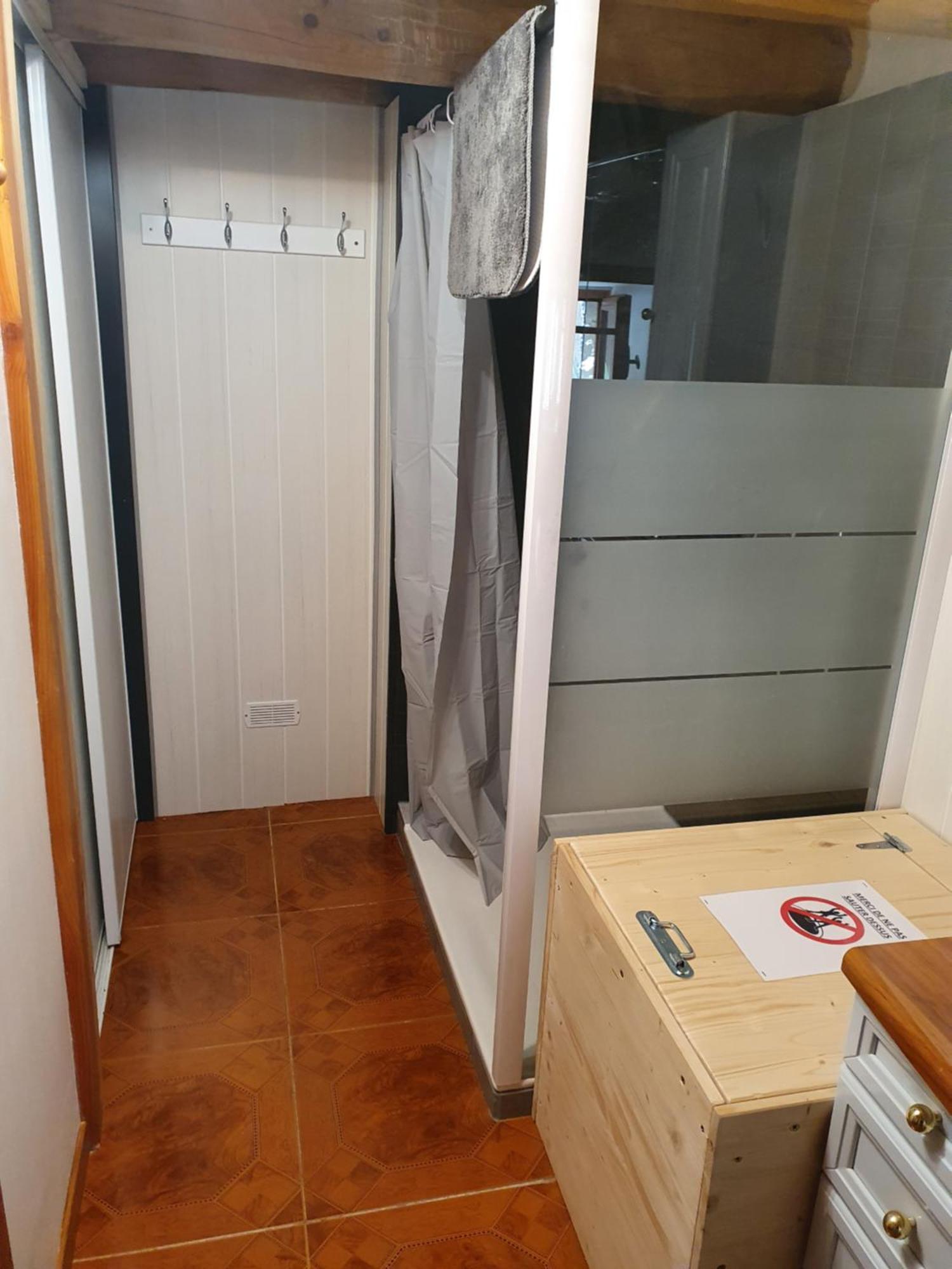 Maison Individuelle Chaleureuse Au Calme 圣莫里斯堡 外观 照片